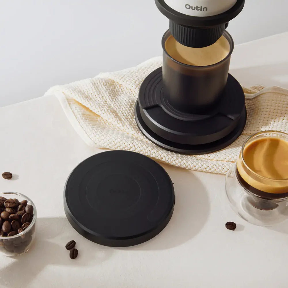 Outin Claro Smart Coffee Scale – Compact, Precise, Rechargeable with Brew Modes & Protective Case